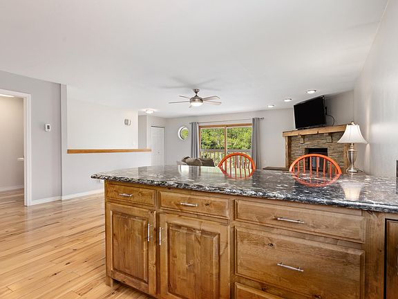 5th image of 708 Lagoon Dr