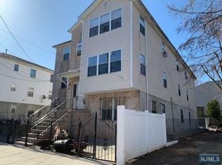 24 11th Ave W #26, Newark, NJ 07107