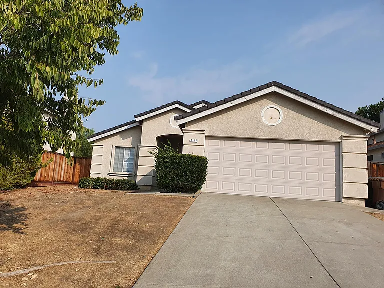 5117 Comanche Ct — Photo 1