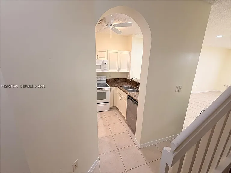 2232 SE 26th Ln #1 — Photo 4