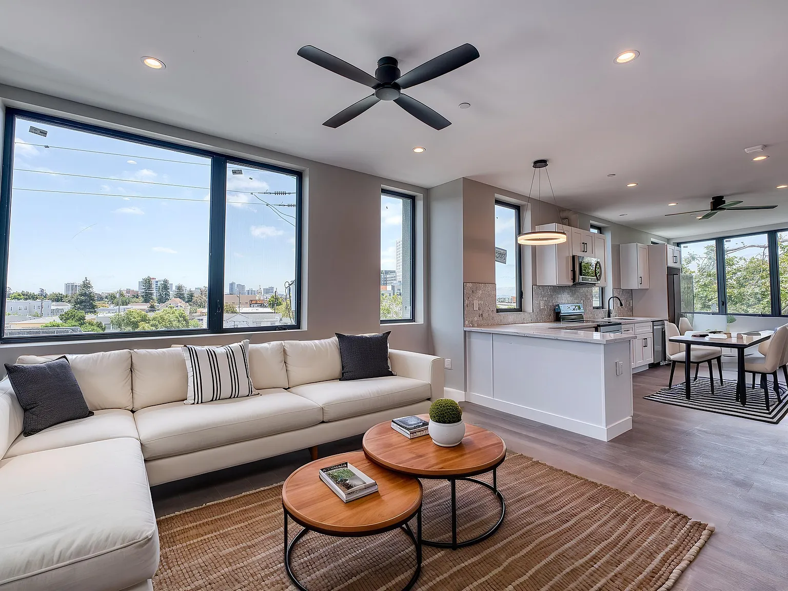 2 bed, 991 sqft, $3,920 — Photo 1
