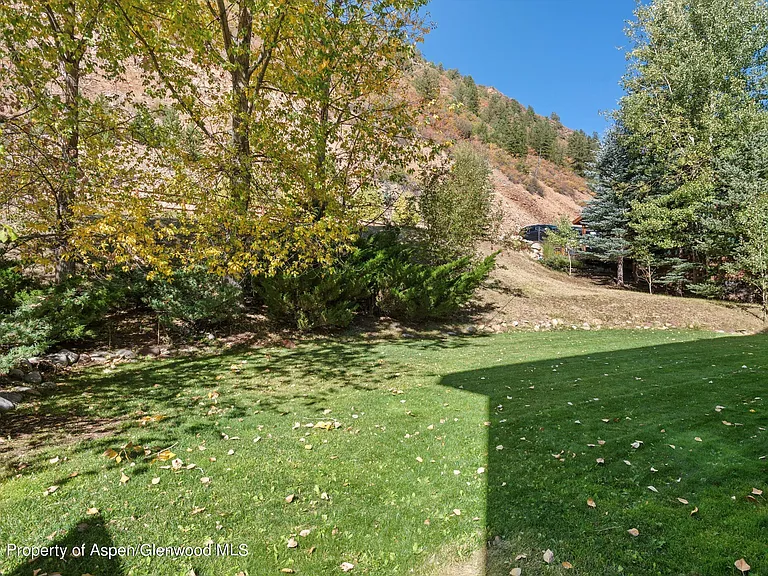 1085 Cemetery Ln #A — Photo 27