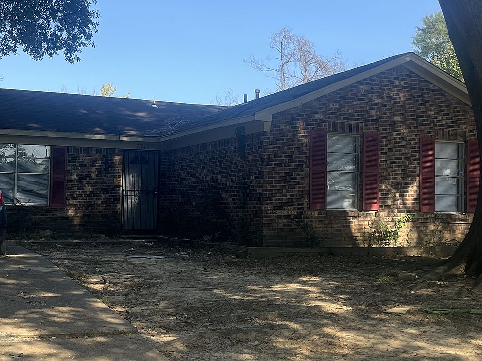 1st image of 3744 Royal Wood Dr
