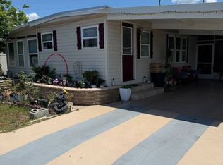1 Holiday Pl #C, Tavares, FL 32778