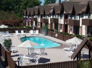 6230 Robinson St APT 1, Overland Park, KS 66202