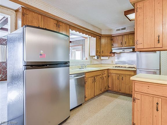 3rd image of 3099 Prior Dr