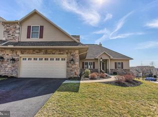 820 Meadow Ct, York, PA 17402