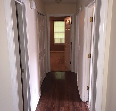 5th image of 120 Fairfax Dr Unit B