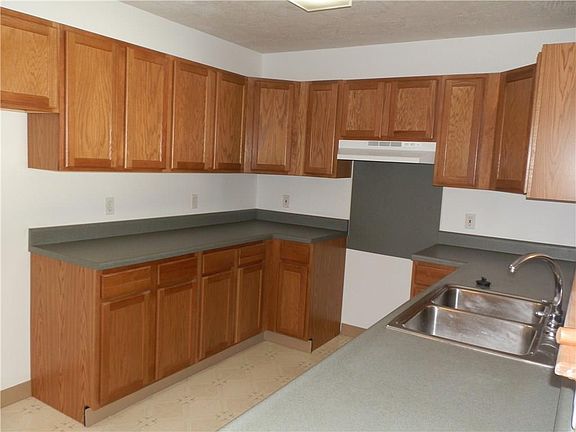 5th image of 227 W Center St