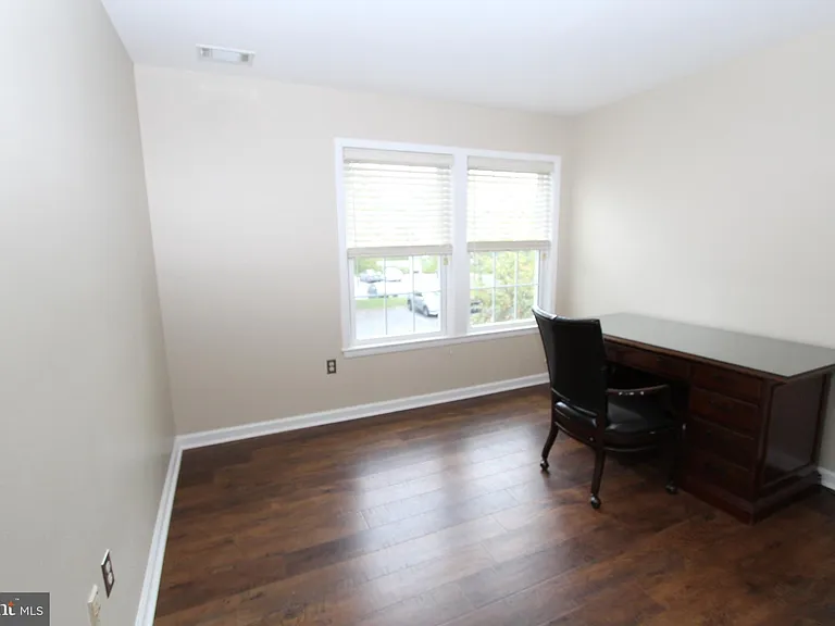 110 Biscayne Ct #8 — Photo 25
