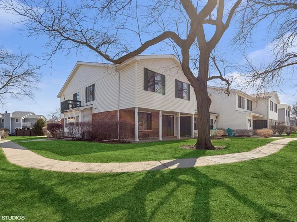 302 Taylor Ct, Vernon Hills, IL 60061
