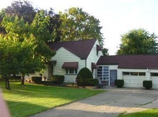 2832 Decamp Rd, Youngstown, OH 44511