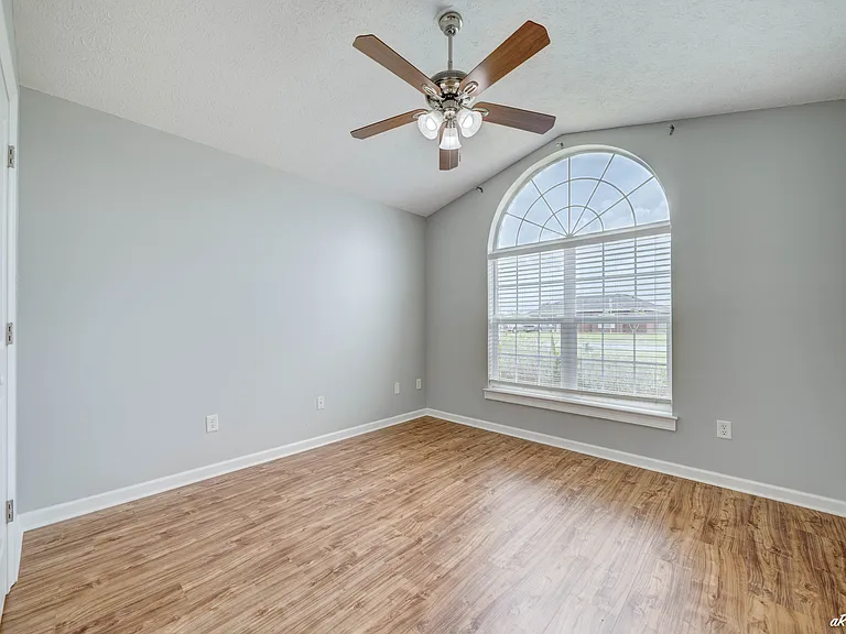 5402 Blue Dog Rd — Photo 12