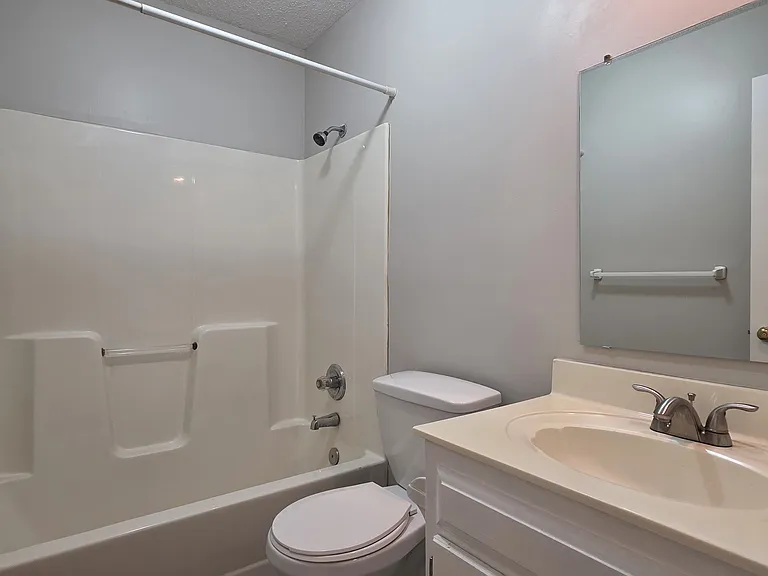 7602 W 156th Ter — Photo 11