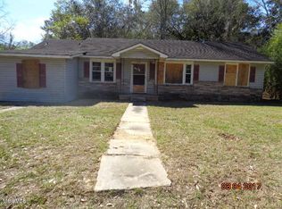 5212 Bay Ave, Moss Point, MS 39563