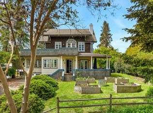 445 Wood Ave SW, Bainbridge Island, WA 98110