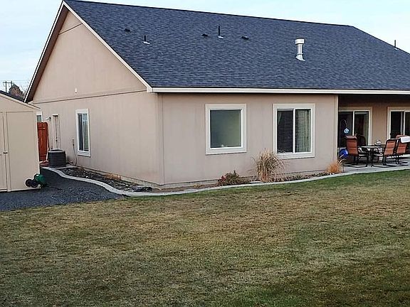3rd image of 8811 W Clearwater Pl