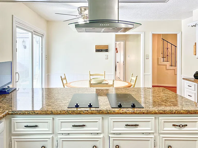 16902 Summit Oaks Ln — Photo 13