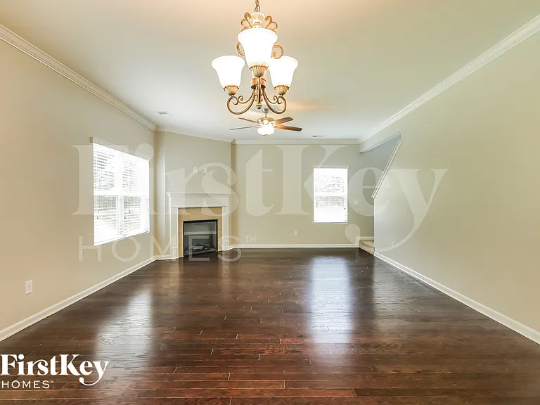 7009 Elm Crest Cir — Photo 3