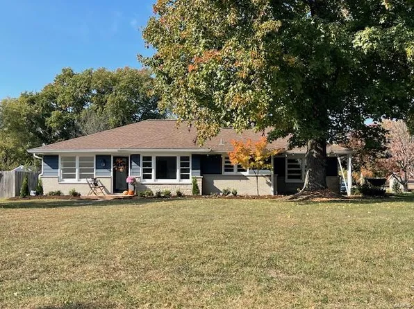 98 Irene Dr, Ballwin, MO 63011