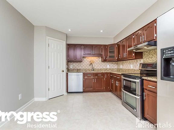 4th image of 6726 Oak Forest Dr