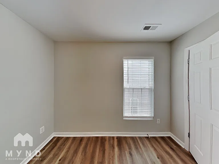 2023 Swimming Hole Cir — Photo 19