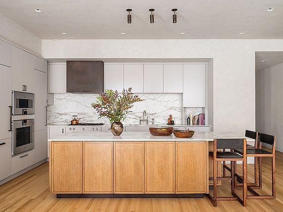 5th image of 124 Hudson St APT 3B