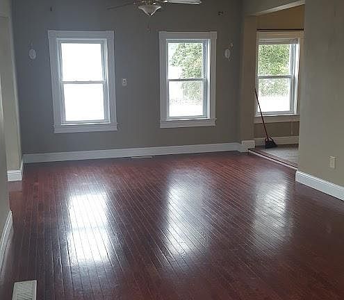 4th image of 5 Norwood Ct