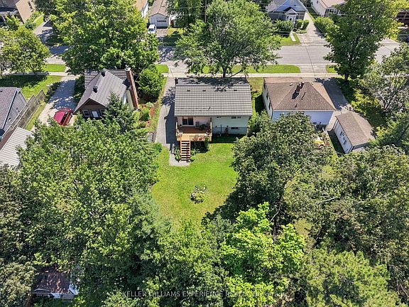 3rd image of 364 Mary St
