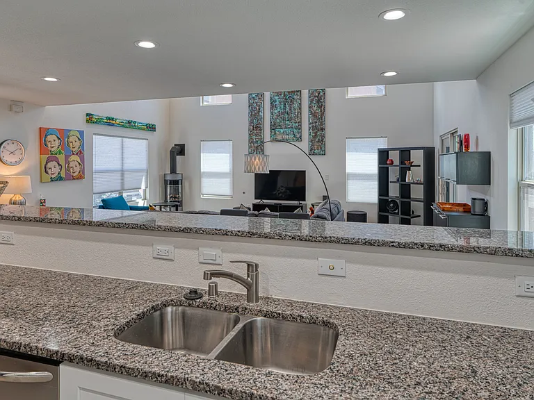 2180 W Alameda St #24 — Photo 13