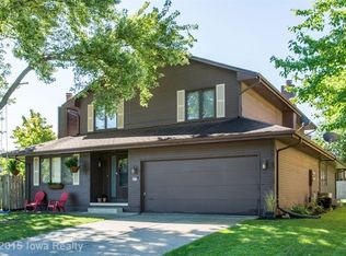 9078 Indian Hills Dr #A, Clive, IA 50325