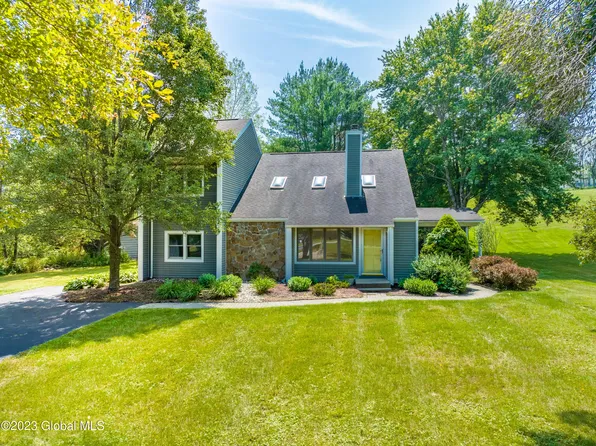 7 Heather Lane, Troy, NY 12180