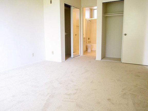 3rd image of 10932 Morrison St APT 104