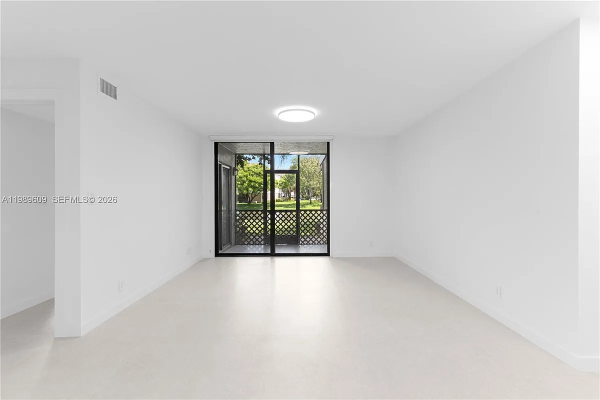 Building Photo - 10161 W Sunrise Blvd #101
