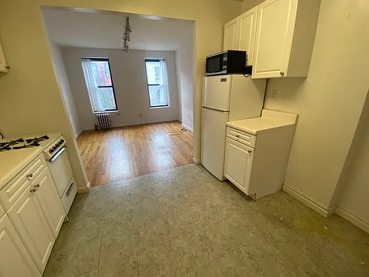 Rented by Bond New York | media 6