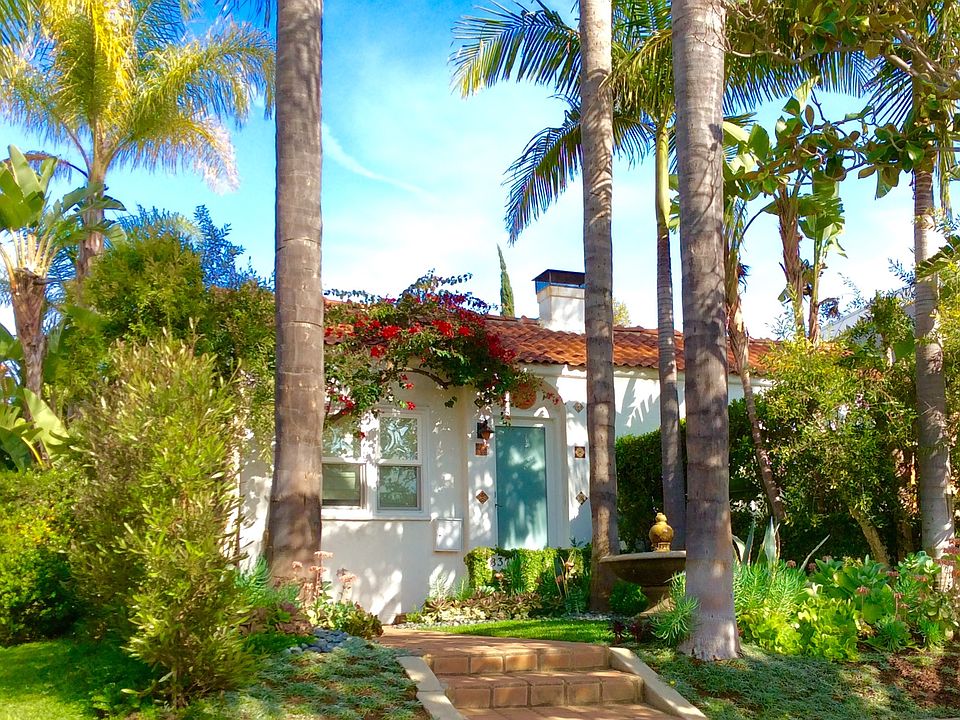 Welcome Home to 832 N. La Jolla