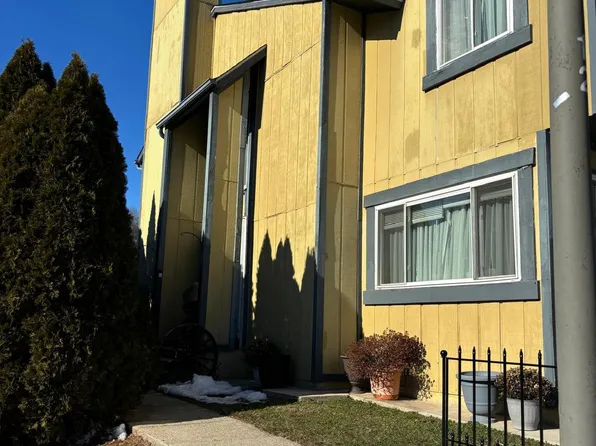 18462 Stone Hollow Dr, Germantown, MD 20874