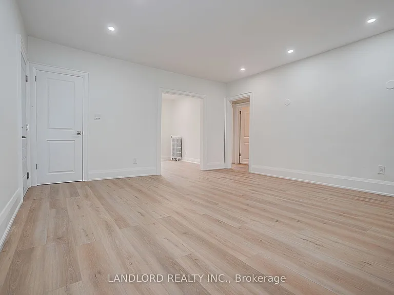 2520 Bloor St W #12 — Photo 9