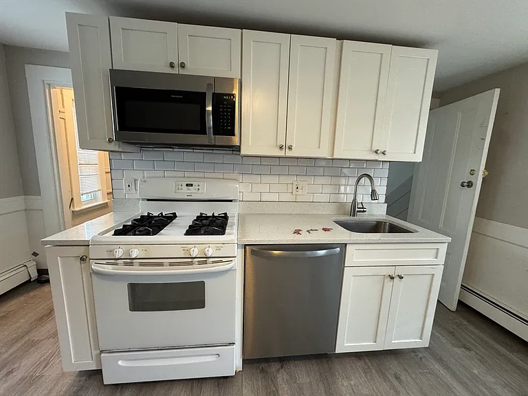 13 Quincy St #B — Photo 8