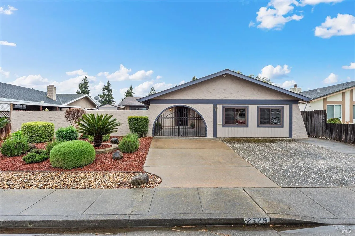 2729 Toland Drive photo 1