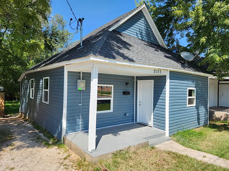 2153 N National Ave — Photo 1