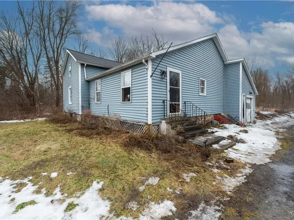 7451 Kirkville Rd, East Syracuse, NY 13057