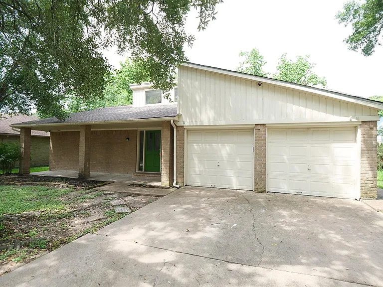 15654 Boulder Oaks Dr — Photo 3