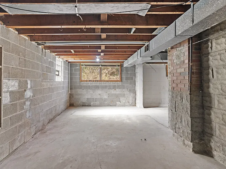 8320 Lucas And Hunt Rd — Photo 14