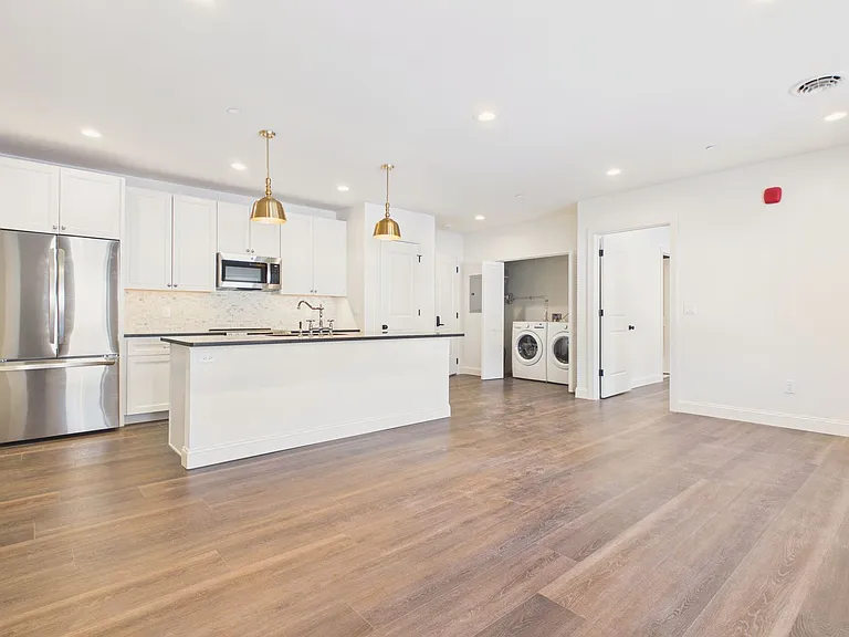 1400 Market St — Photo 25