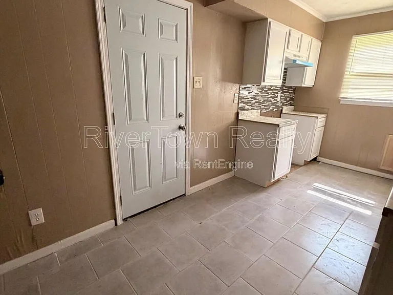 3692 Irma St — Photo 4