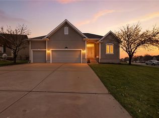 14650 S Glen Eyrie St, Olathe, KS 66061