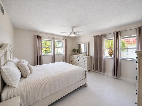 5th image of 9411 N Hollybrook Lake Drive #310