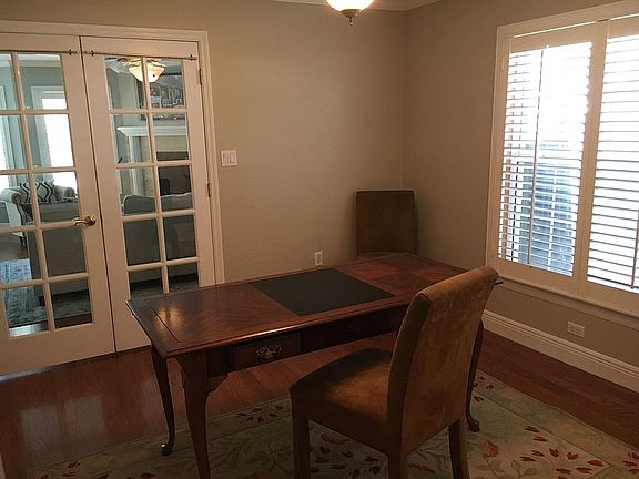Den/extra bedroom 