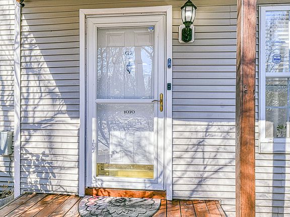 2nd image of 1070 Washington Grn #G2